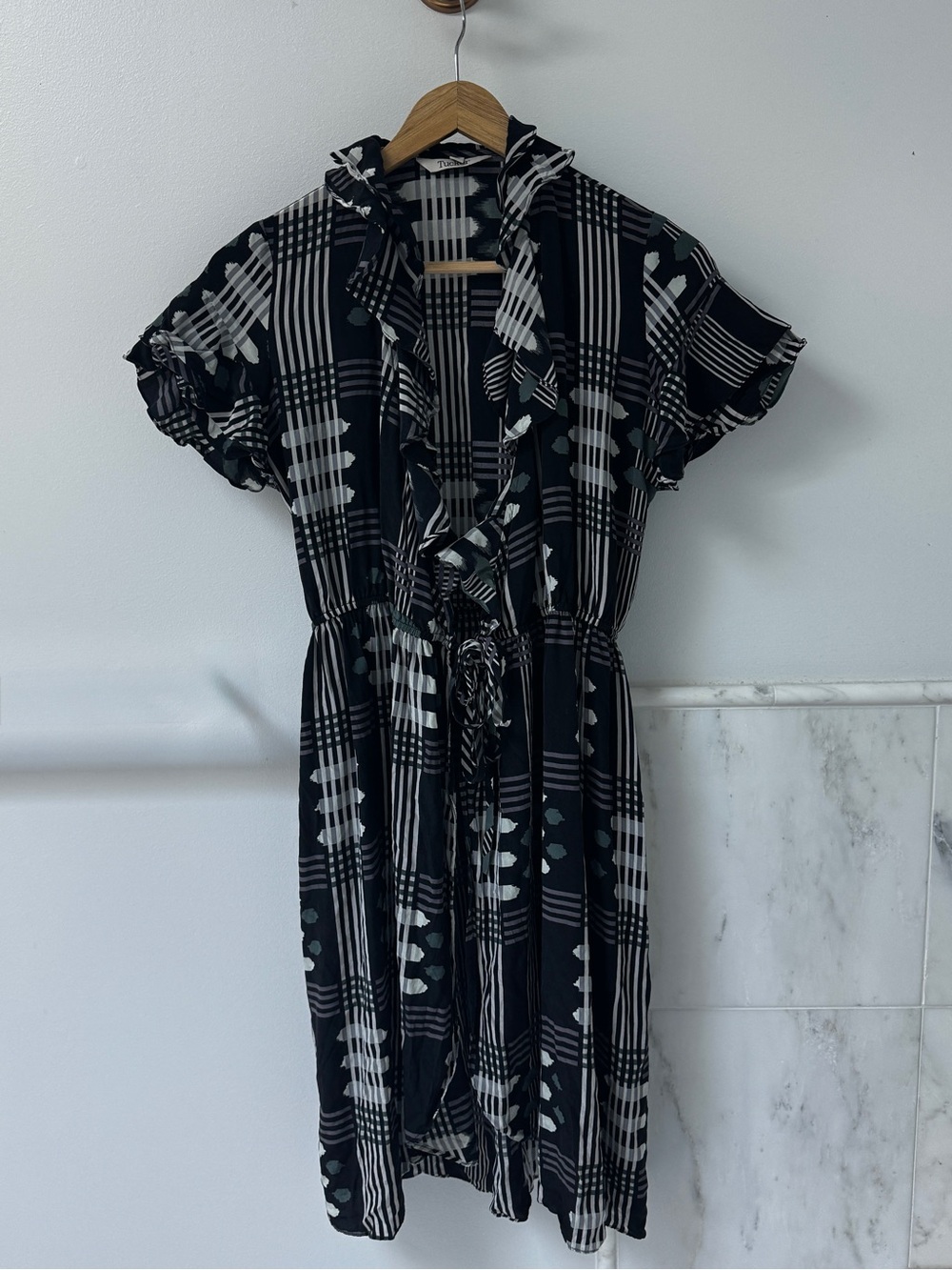 Tucker Black & White Ruffled V-Neck Midi Dress